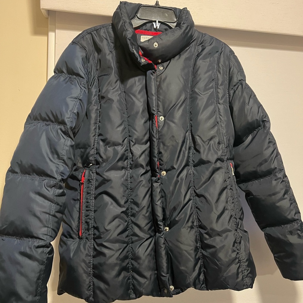 Vintage Tommy Hilfiger puffer jacket.  Size XL.